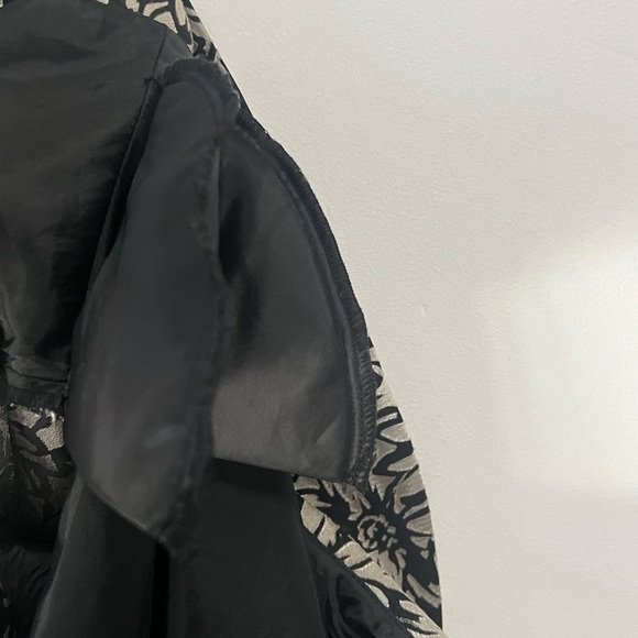 Alex Evenings Jacket Silver and Black Floral Waist Tie Top. Size L - Picture 10 of 12